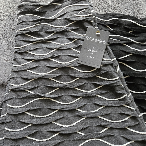 Zac & Rachel Skirts Bundle of 2 Black/Charcoal Gray - Picture 2 of 8